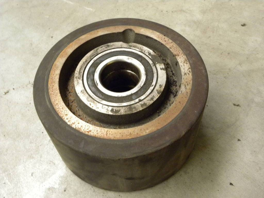 Wheel for Linde T16, BR 360, year 2008 - Кормилно управление за Подемно-транспортна техника: снимка 1 Wheel for Linde T16, BR 360, year 2008 - Кормилно управление за Подемно-транспортна техника: снимка 1