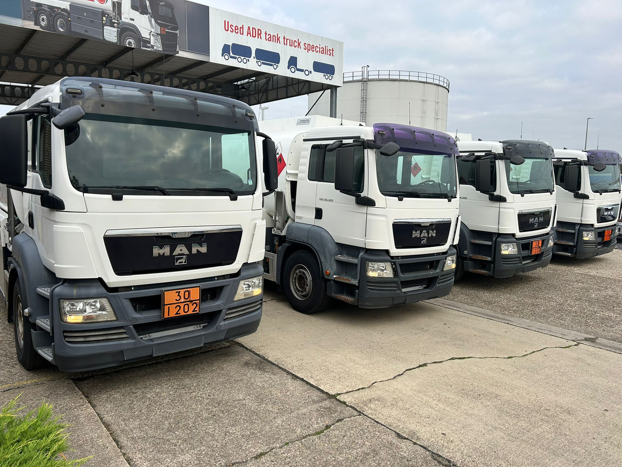 MAN TGS (lot of 4) - Камион цистерна: снимка 3 MAN TGS (lot of 4) - Камион цистерна: снимка 3