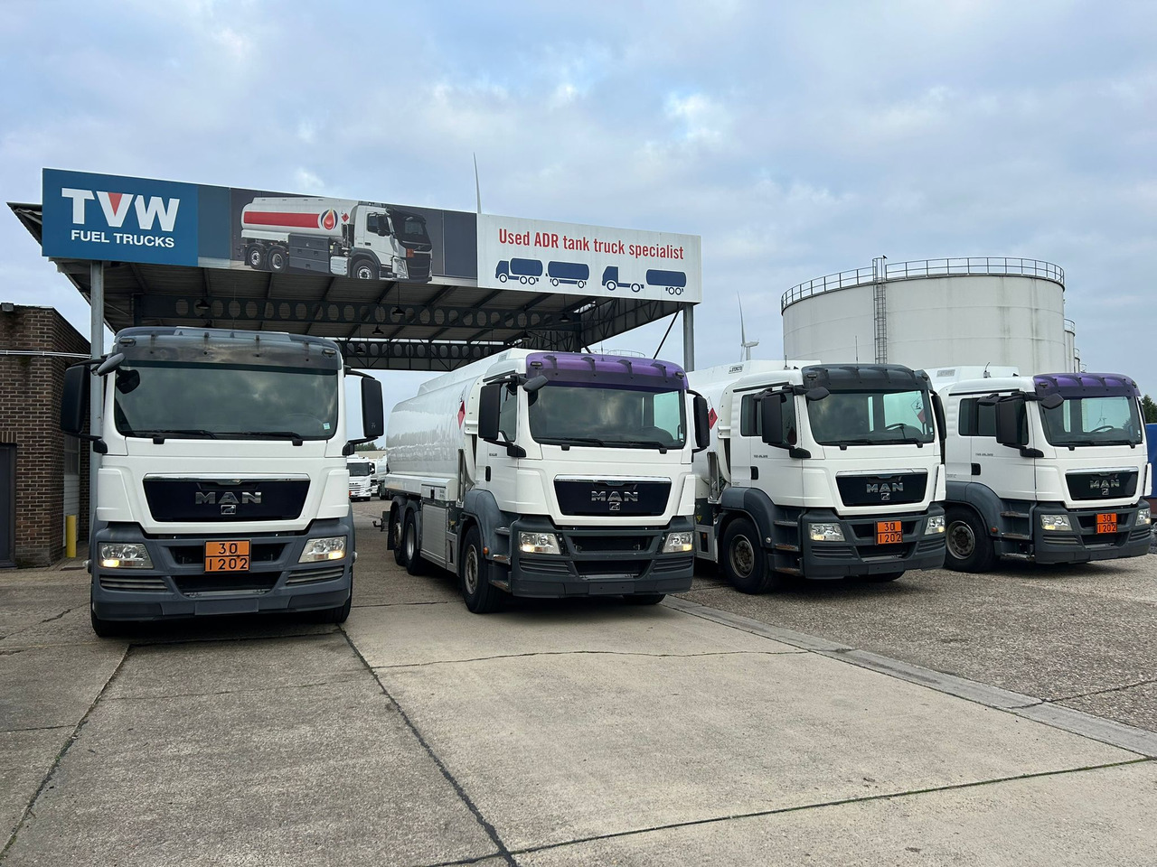 MAN TGS (lot of 4) - Камион цистерна: снимка 2 MAN TGS (lot of 4) - Камион цистерна: снимка 2