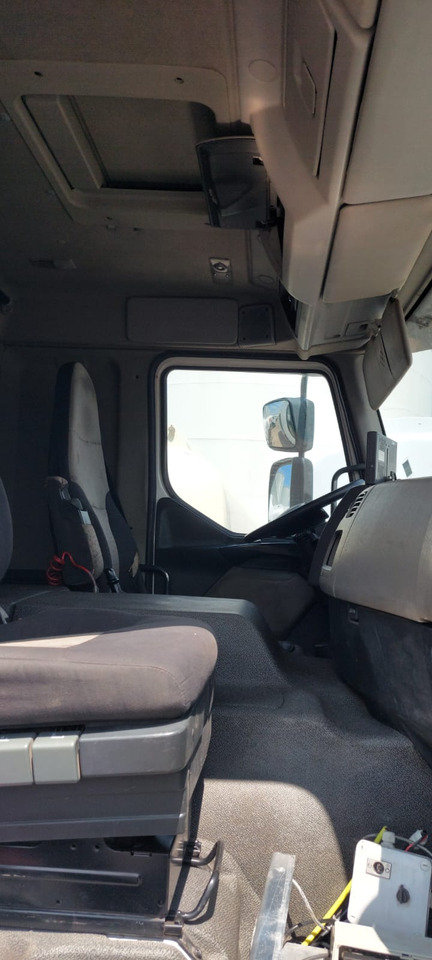 RENAULT  - Камион цистерна: снимка 2 RENAULT  - Камион цистерна: снимка 2