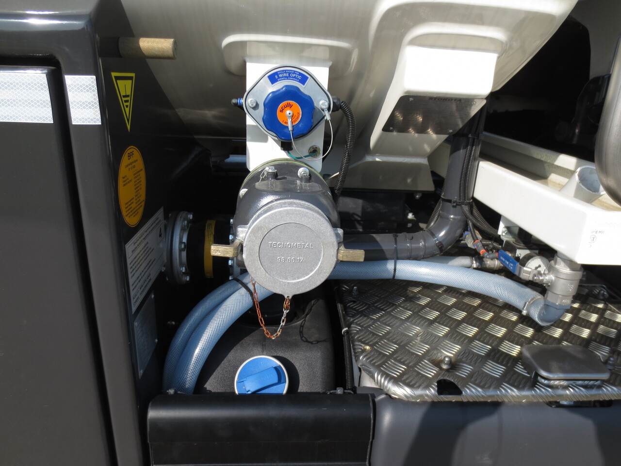 SCANIA G370 - Камион цистерна: снимка 3 SCANIA G370 - Камион цистерна: снимка 3