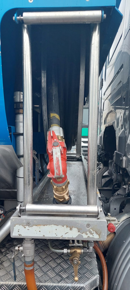 SCANIA G400 - Камион цистерна: снимка 2 SCANIA G400 - Камион цистерна: снимка 2