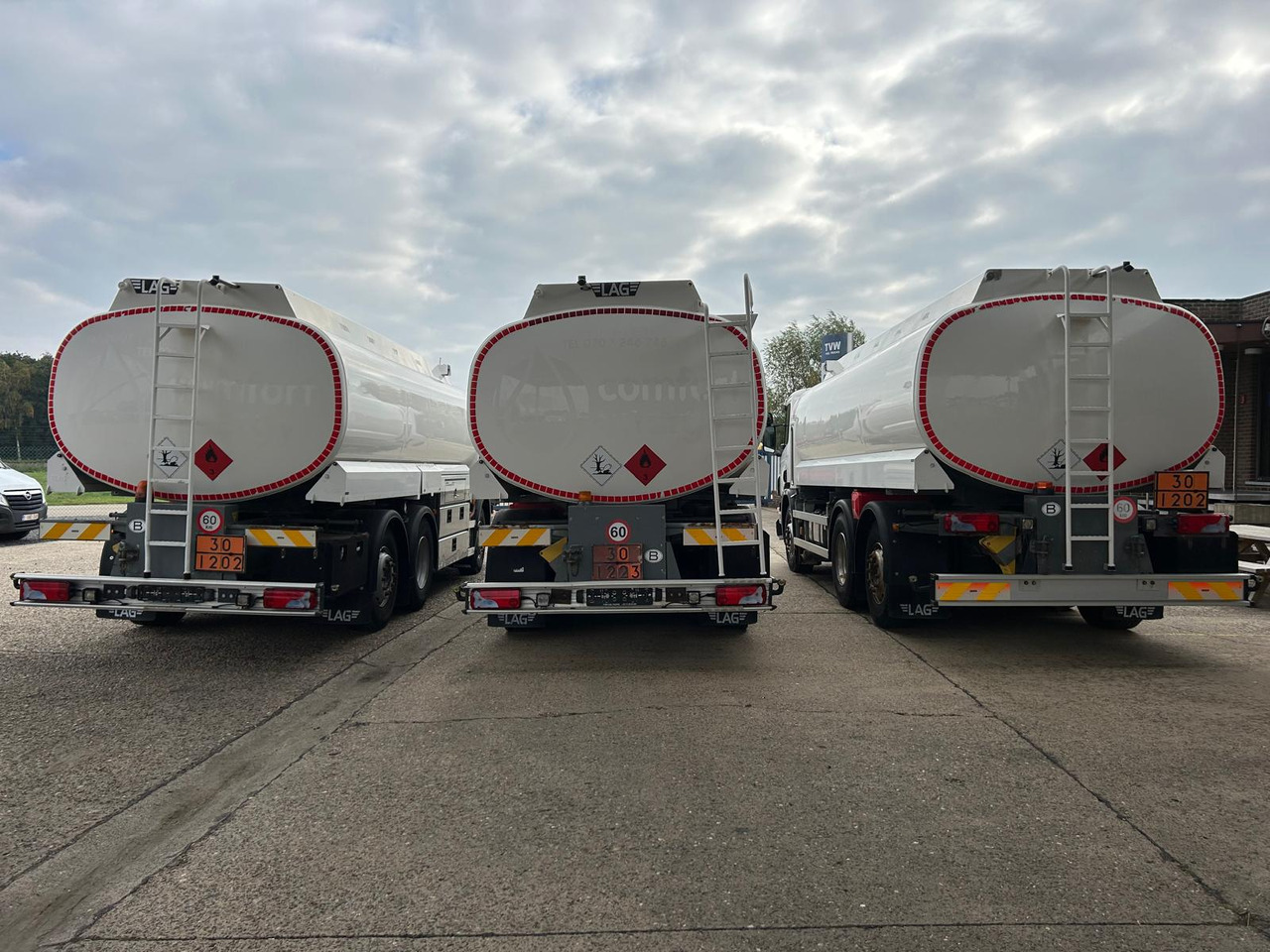 SCANIA P320/P360 (lot of 3) - Камион цистерна: снимка 5 SCANIA P320/P360 (lot of 3) - Камион цистерна: снимка 5