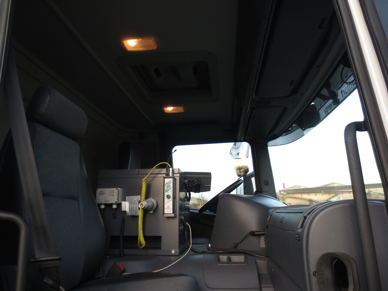 Scania P310 - Камион цистерна: снимка 3 Scania P310 - Камион цистерна: снимка 3