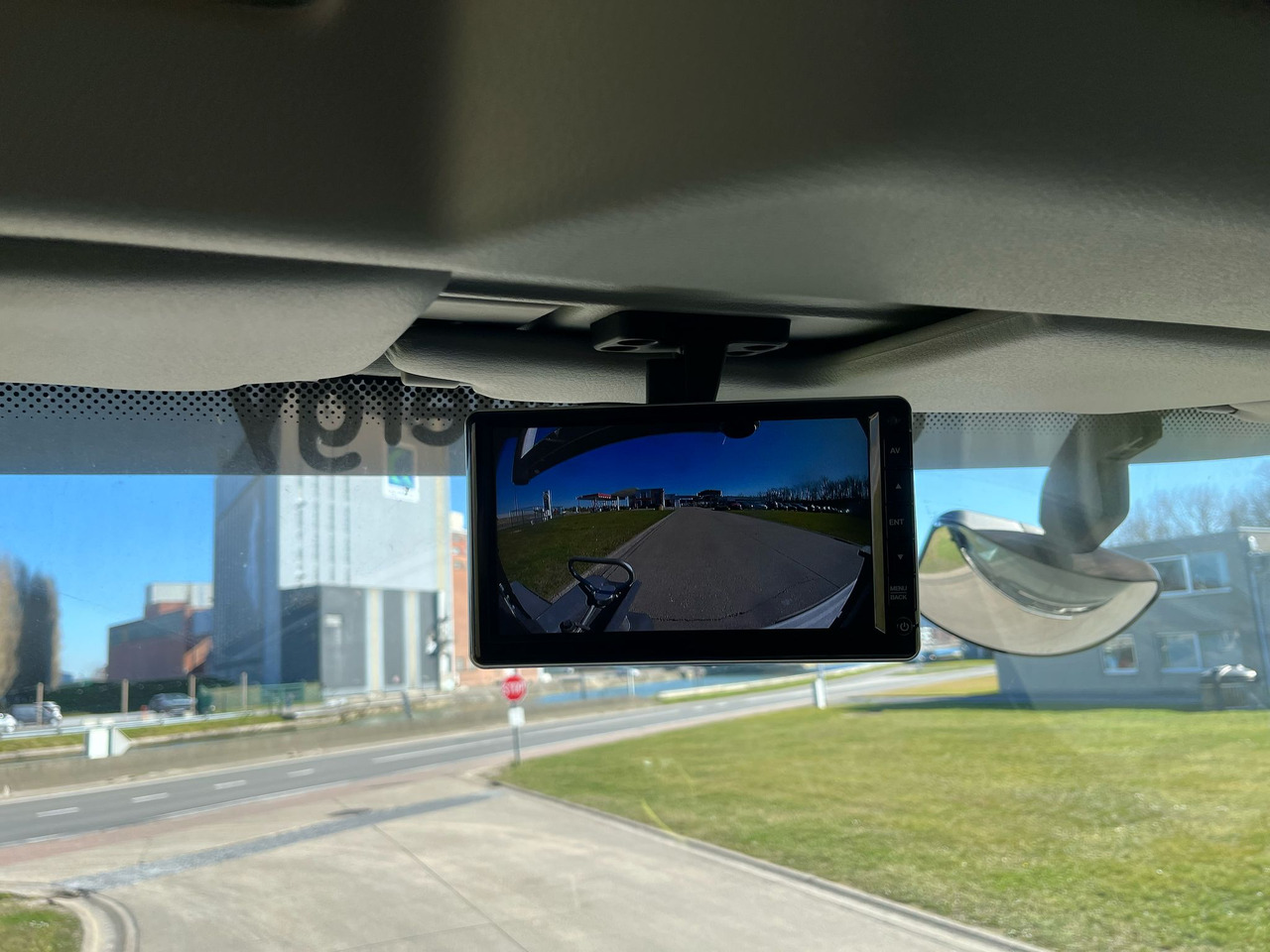 VOLVO FL - Камион цистерна: снимка 1 VOLVO FL - Камион цистерна: снимка 1