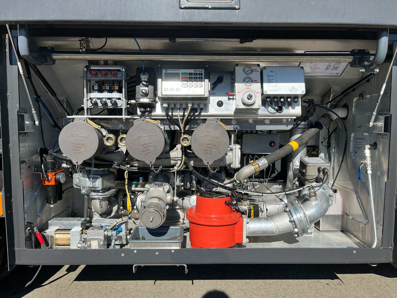 VOLVO FL - Камион цистерна: снимка 4 VOLVO FL - Камион цистерна: снимка 4