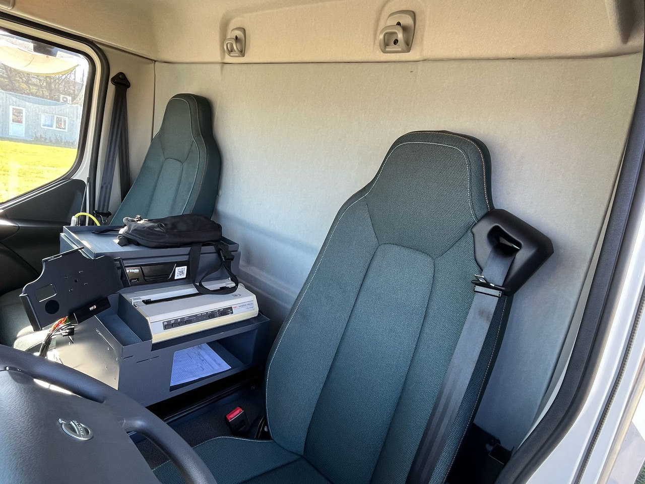 VOLVO FL - Камион цистерна: снимка 5 VOLVO FL - Камион цистерна: снимка 5