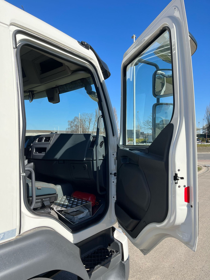 VOLVO FL - Камион цистерна: снимка 3 VOLVO FL - Камион цистерна: снимка 3