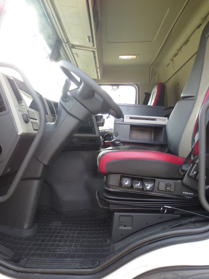 VOLVO FM - Камион цистерна: снимка 5 VOLVO FM - Камион цистерна: снимка 5