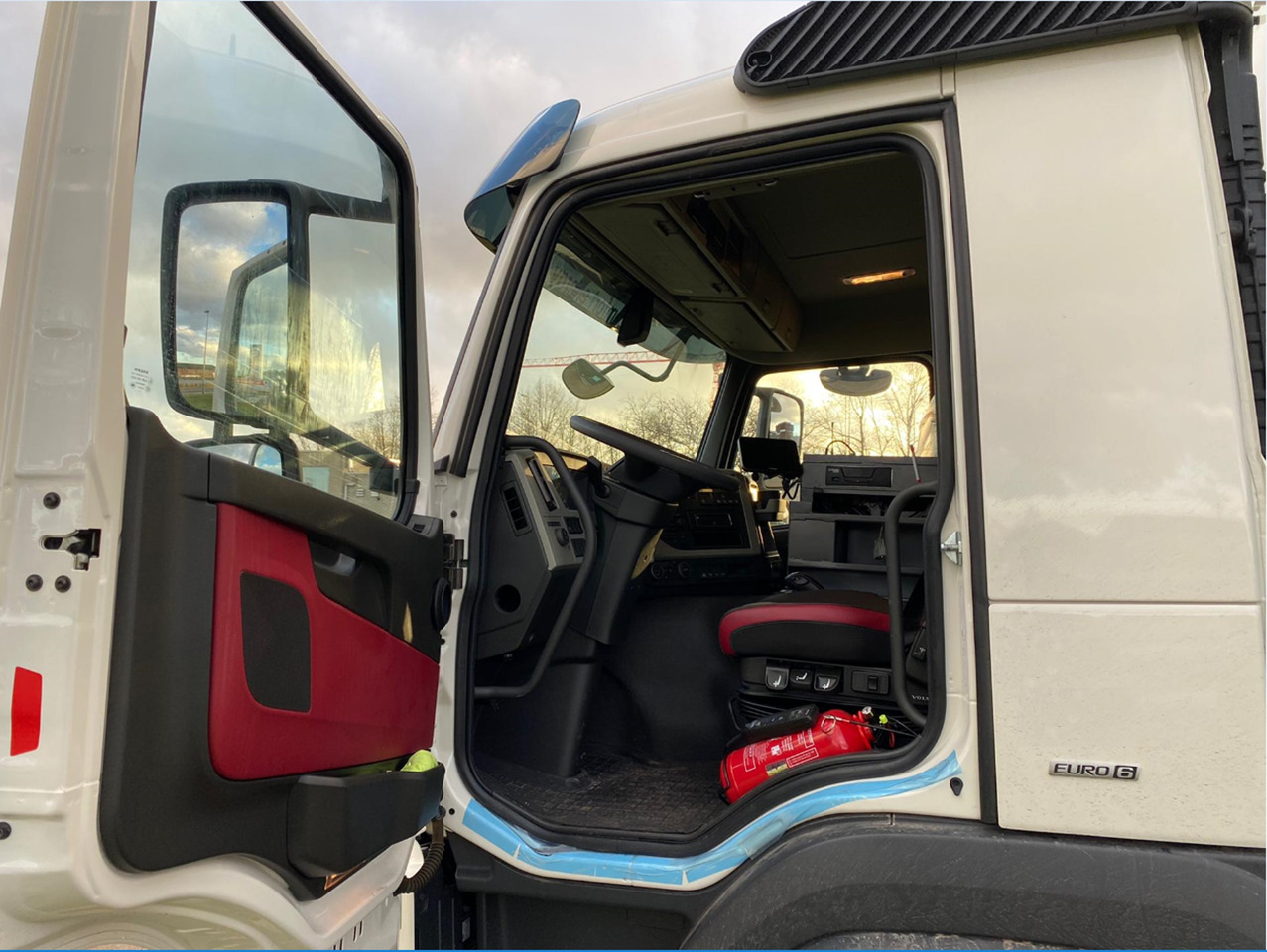 VOLVO FM - Камион цистерна: снимка 2 VOLVO FM - Камион цистерна: снимка 2