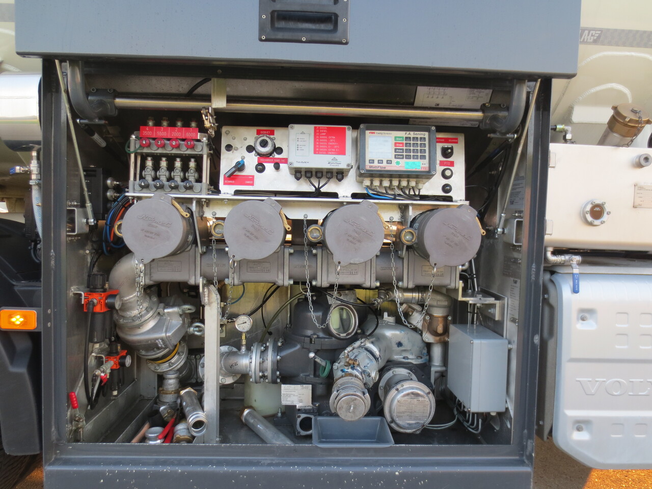 VOLVO FM - Камион цистерна: снимка 5 VOLVO FM - Камион цистерна: снимка 5