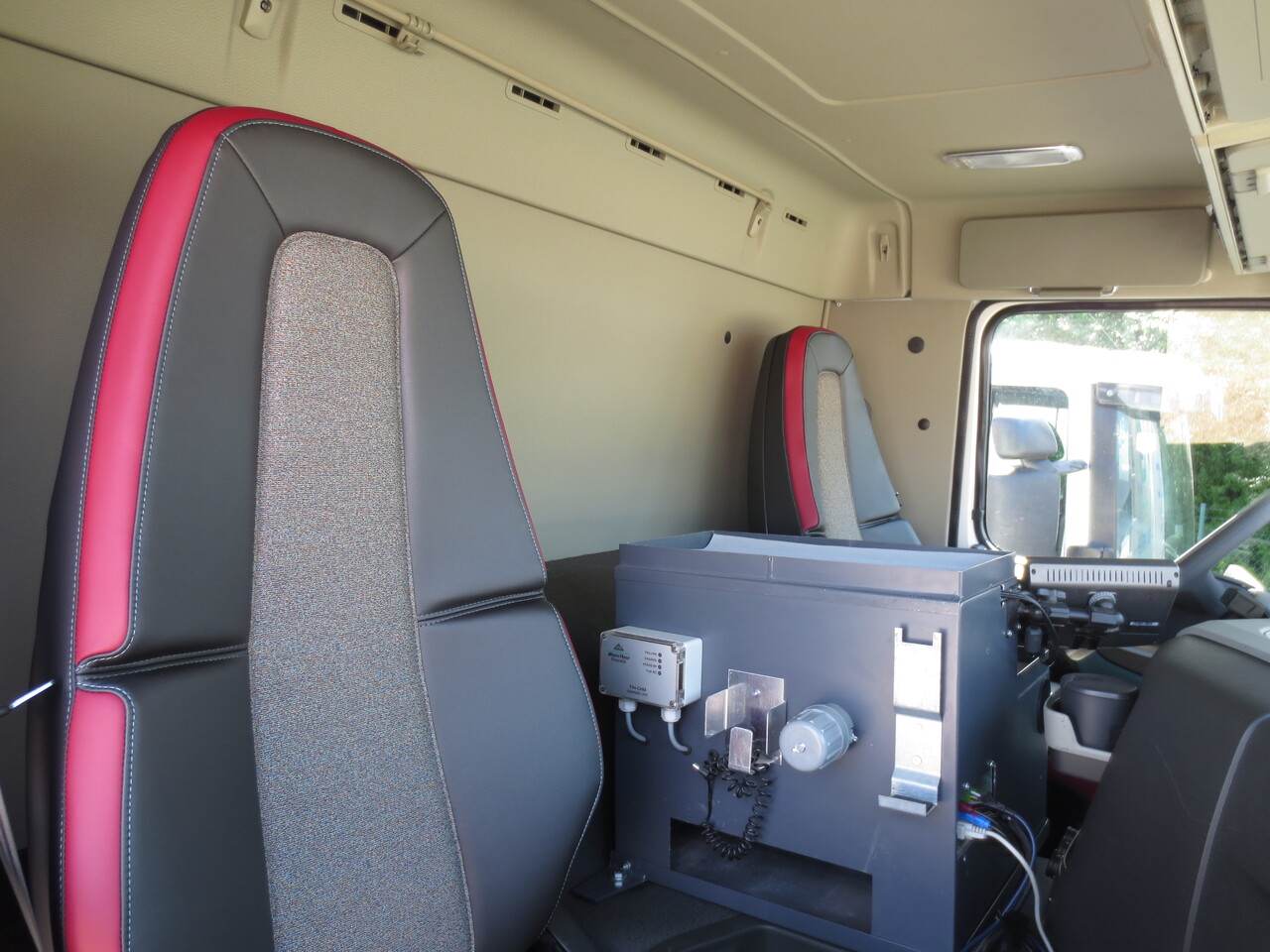 VOLVO FM - Камион цистерна: снимка 5 VOLVO FM - Камион цистерна: снимка 5