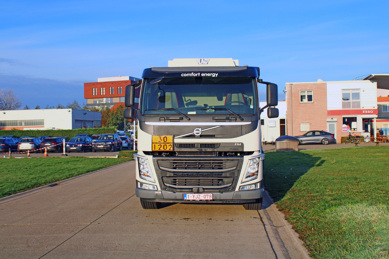 Камион цистерна VOLVO FM: снимка 4