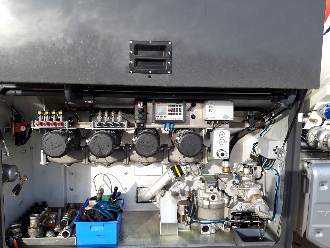 VOLVO FM - Камион цистерна: снимка 2 VOLVO FM - Камион цистерна: снимка 2