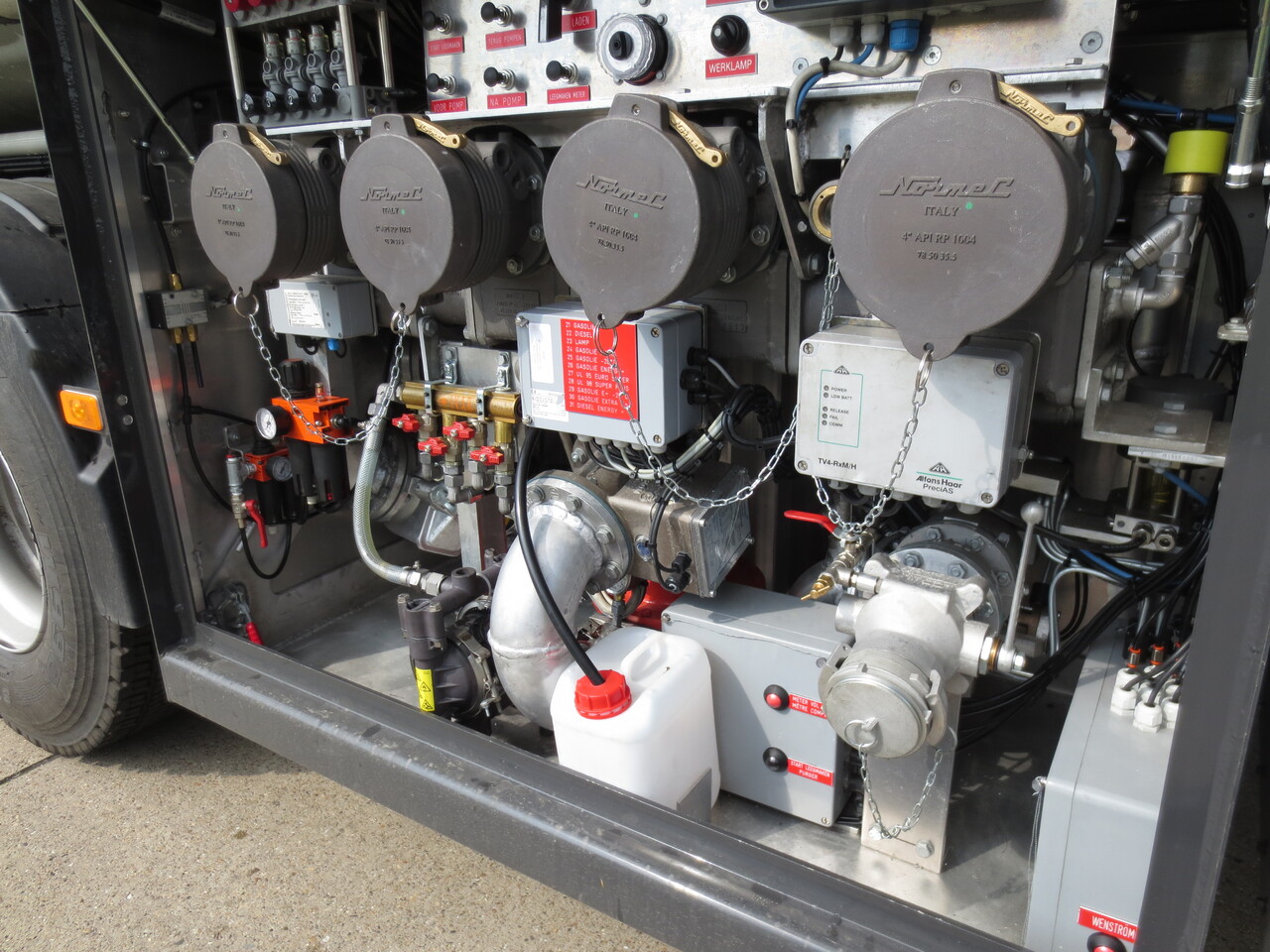 VOLVO FM - Камион цистерна: снимка 4 VOLVO FM - Камион цистерна: снимка 4