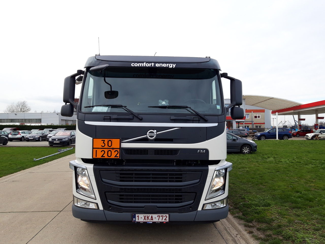Камион цистерна Volvo FM: снимка 10