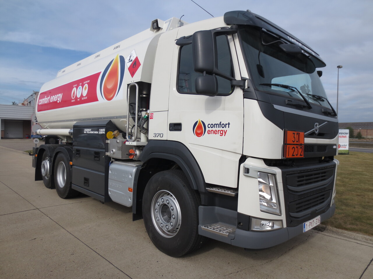 Камион цистерна Volvo FM: снимка 8