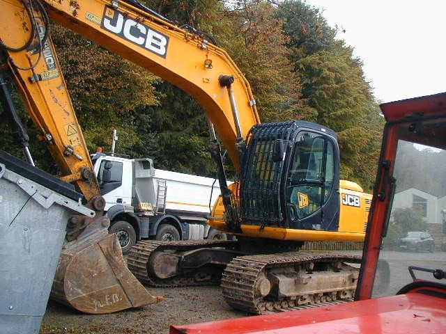 JCB JS220LCT4 - Верижен багер: снимка 3 JCB JS220LCT4 - Верижен багер: снимка 3