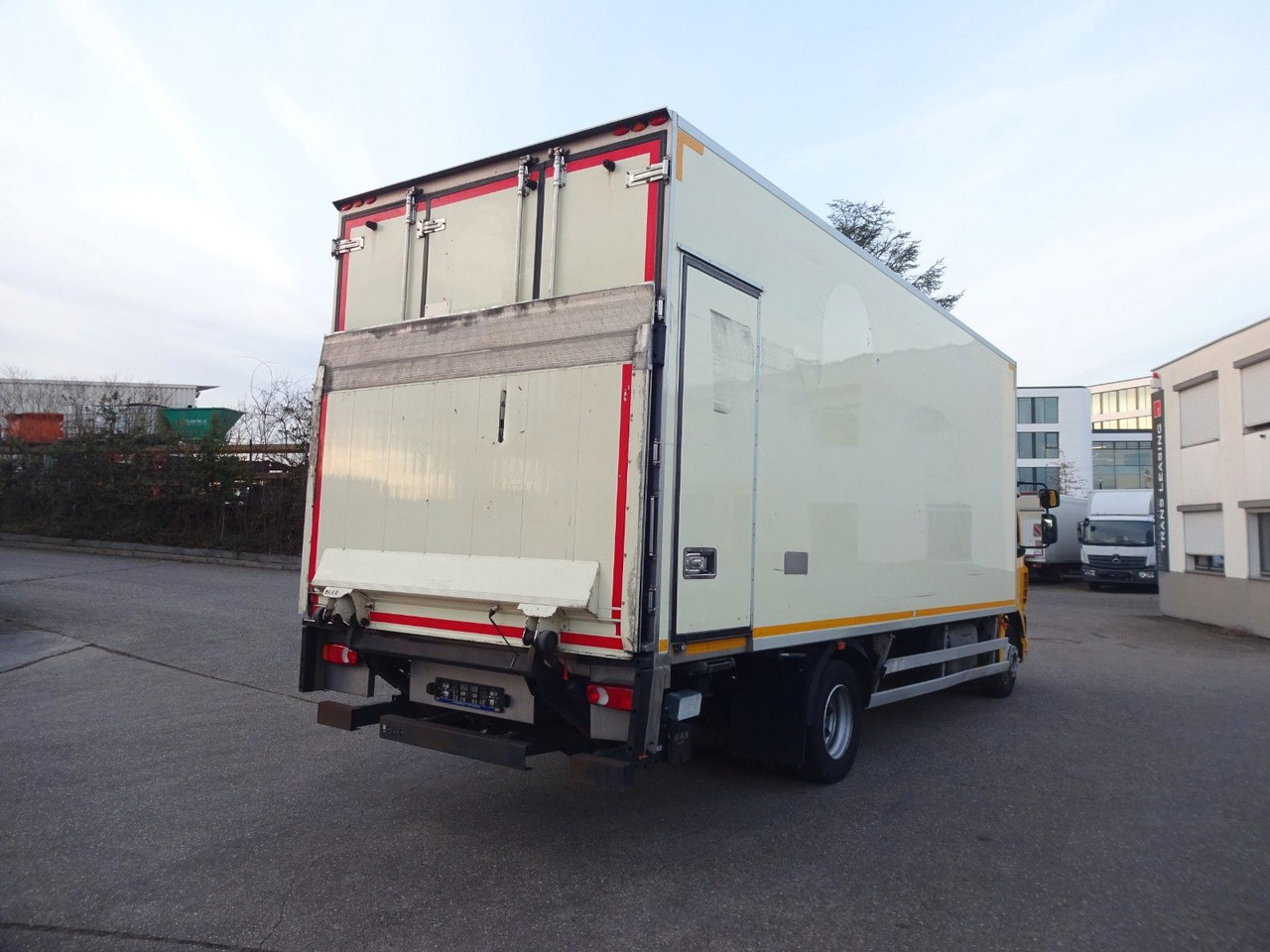 DAF LF 230, 12 T, LBW, Türen, Klima, Automat, Kamera - Камион фургон: снимка 5 DAF LF 230, 12 T, LBW, Türen, Klima, Automat, Kamera - Камион фургон: снимка 5