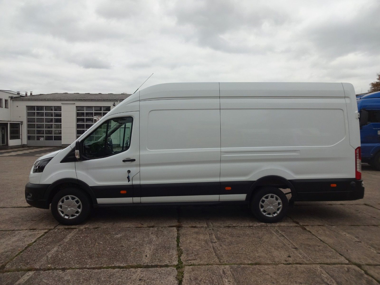 Ford 3 x Transit Kasten L4H3, Klima, Tempomat, Kamera - Товарен бус: снимка 4 Ford 3 x Transit Kasten L4H3, Klima, Tempomat, Kamera - Товарен бус: снимка 4