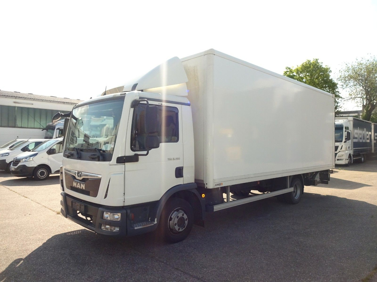 MAN TGL 8.190, LBW, Luft, Tempomat, Standheizung - Лекотоварен автомобил фургон: снимка 3 MAN TGL 8.190, LBW, Luft, Tempomat, Standheizung - Лекотоварен автомобил фургон: снимка 3