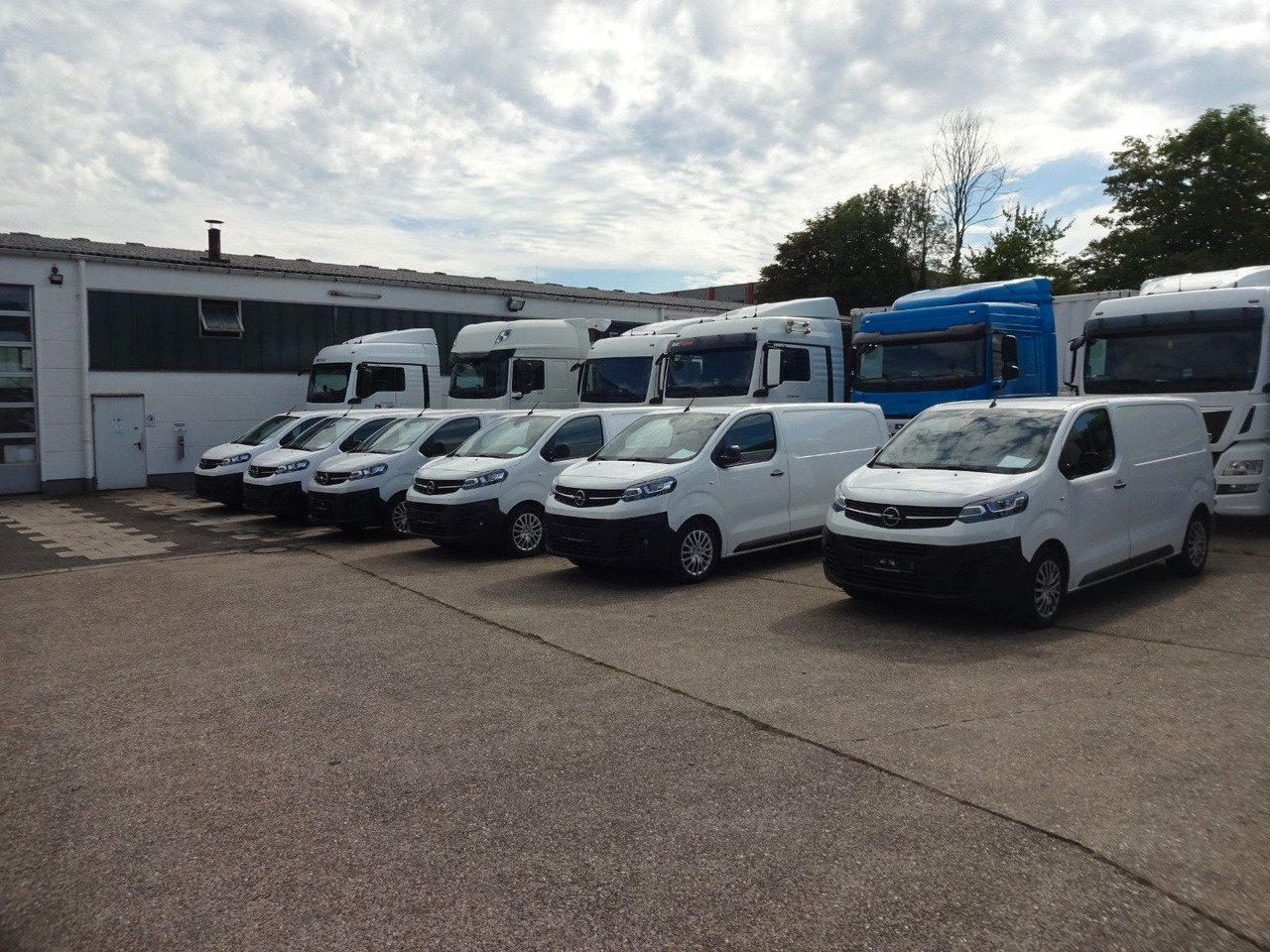 Opel Opel 5 x Vivaro Kasten L1H1, Klima, PDC, - Малък ван: снимка 1 Opel Opel 5 x Vivaro Kasten L1H1, Klima, PDC, - Малък ван: снимка 1