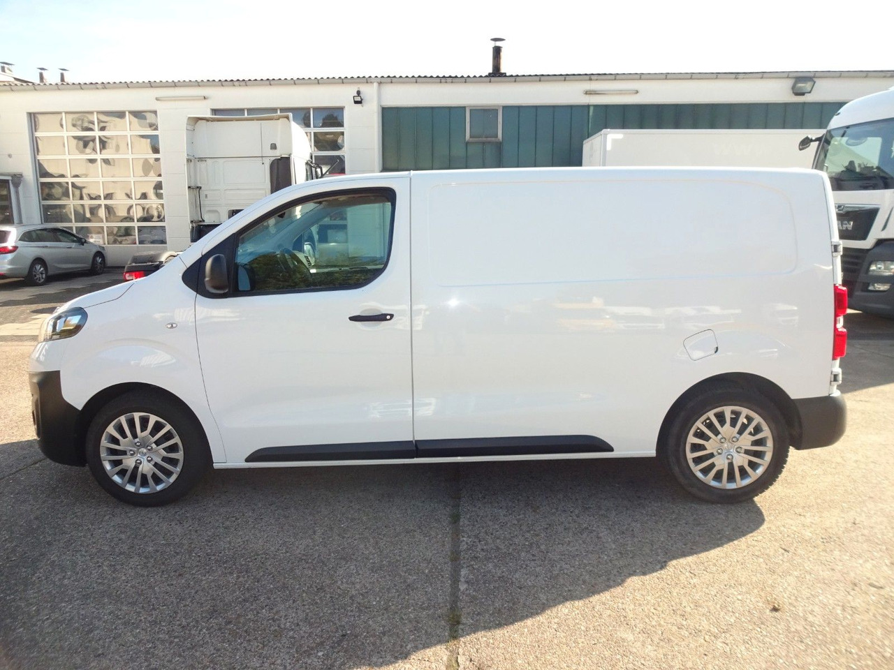 Opel Vivaro Kasten L1H1, Klima, PDC, - Малък ван: снимка 4 Opel Vivaro Kasten L1H1, Klima, PDC, - Малък ван: снимка 4