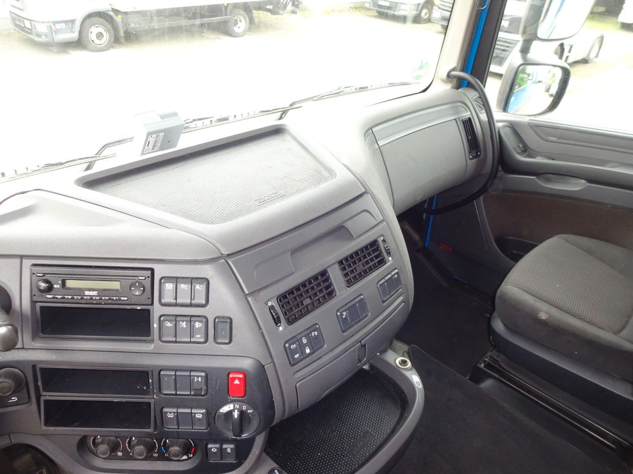 Влекач DAF XF 440, SC, Klima, 2 x Tank, Intarder, Standklim: снимка 17