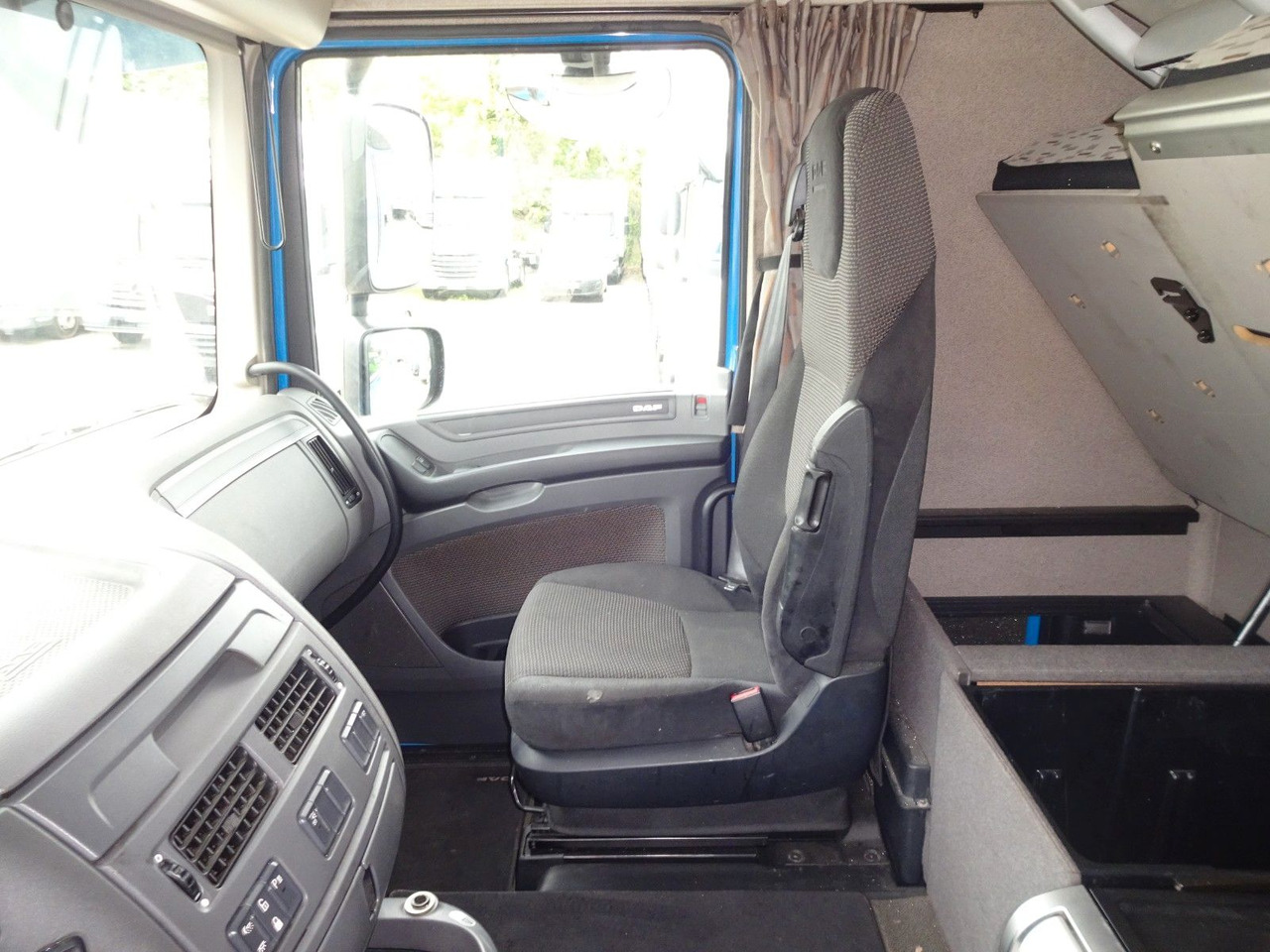 Влекач DAF XF 440, SC, Klima, 2 x Tank, Intarder, Standklim: снимка 22
