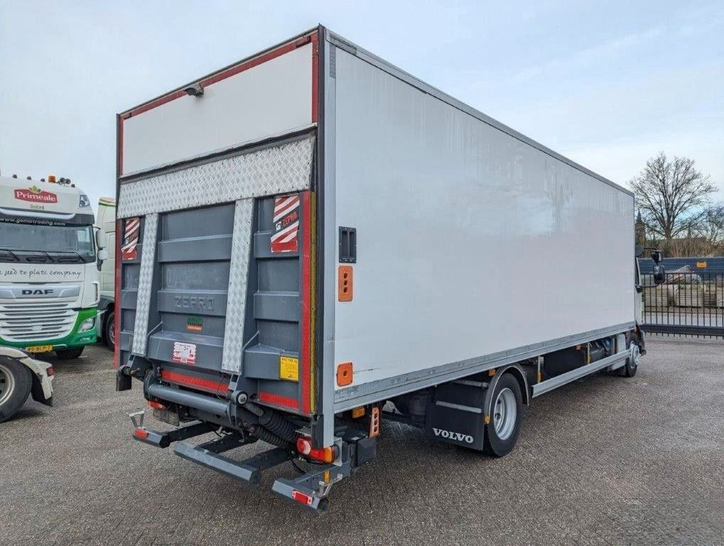 Volvo FL 210, 12tn., Isolirt, Autom, wie neu - Камион фургон: снимка 3 Volvo FL 210, 12tn., Isolirt, Autom, wie neu - Камион фургон: снимка 3