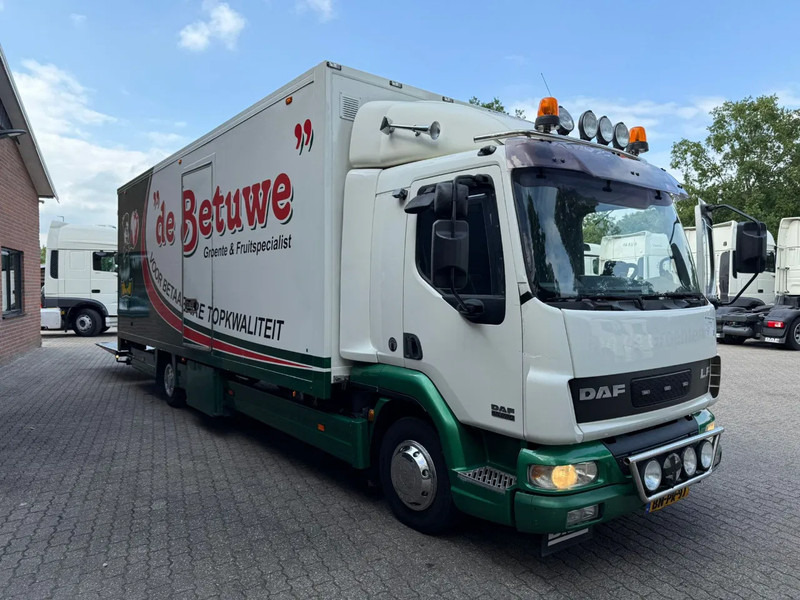 DAF LF 45.220 Laadklep/LBW Zijdeur Airco Slaapcabine AHK - Камион фургон: снимка 2 DAF LF 45.220 Laadklep/LBW Zijdeur Airco Slaapcabine AHK - Камион фургон: снимка 2