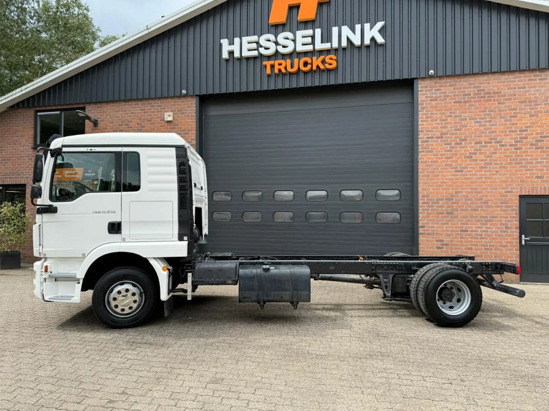 Лизинг на MAN TGM TGM 15.250 4X2 Chassis, Airco, 526.460 KM, Slaapcabine MAN TGM TGM 15.250 4X2 Chassis, Airco, 526.460 KM, Slaapcabine: снимка 8 Лизинг на MAN TGM TGM 15.250 4X2 Chassis, Airco, 526.460 KM, Slaapcabine MAN TGM TGM 15.250 4X2 Chassis, Airco, 526.460 KM, Slaapcabine: снимка 8