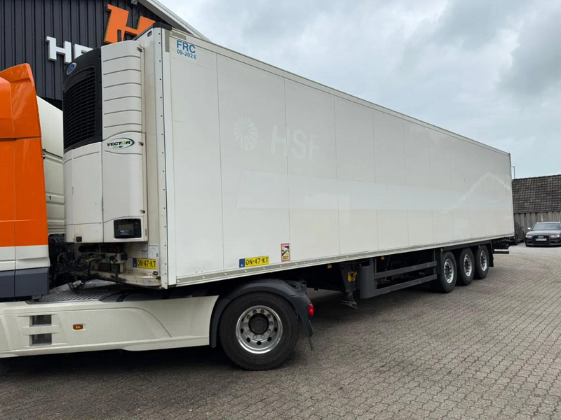 Schmitz Cargobull SKO 24 5x Vleeshaken Rohrbahnen Fleisch Carrier Vector 1950 MT NL Trailer - Изотермичен полуремарке: снимка 1 Schmitz Cargobull SKO 24 5x Vleeshaken Rohrbahnen Fleisch Carrier Vector 1950 MT NL Trailer - Изотермичен полуремарке: снимка 1
