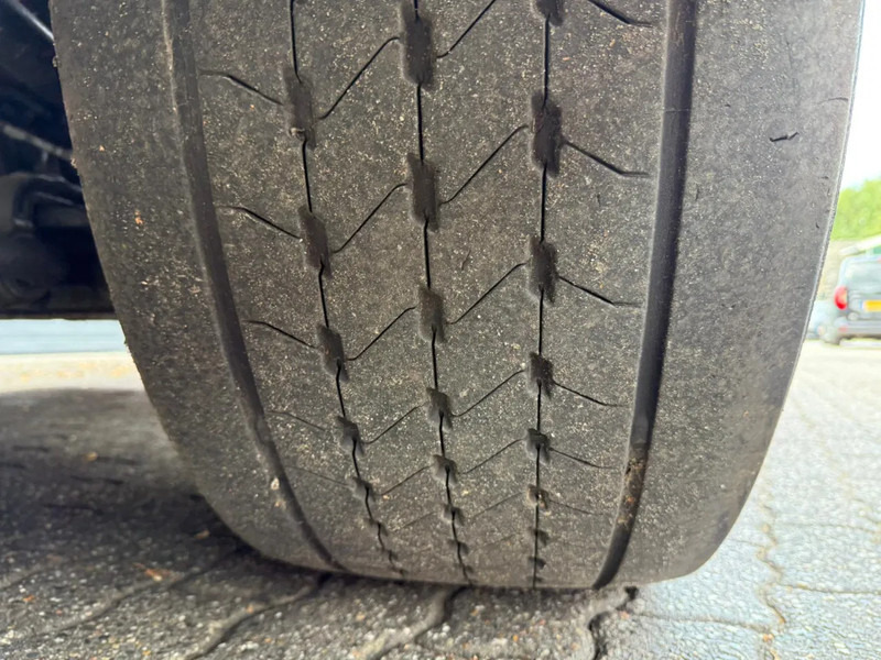 DAF CF 400 4X2 FT Space Cab Side skirts - Влекач: снимка 4 DAF CF 400 4X2 FT Space Cab Side skirts - Влекач: снимка 4