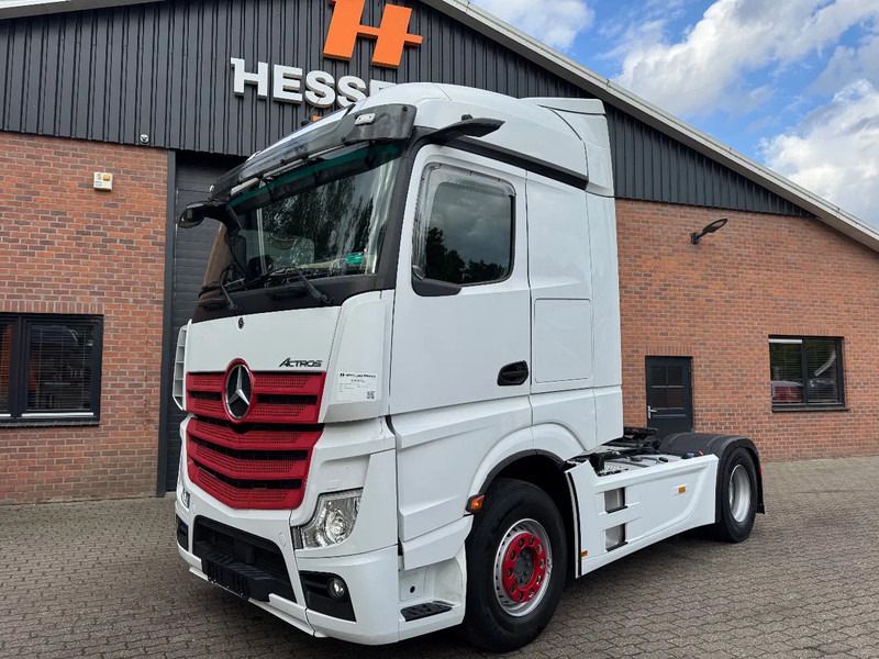 Mercedes-Benz Actros 1845 Streamspace Xenon 2x Tank German truck - Влекач: снимка 1 Mercedes-Benz Actros 1845 Streamspace Xenon 2x Tank German truck - Влекач: снимка 1