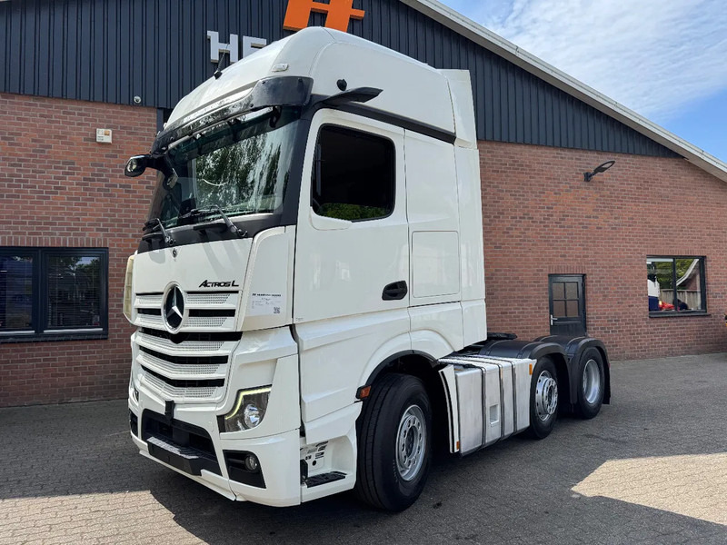 Mercedes-Benz Actros 2545 6X2 Gigaspace Gestuurde voorloopas NL Truck 327.240KM - Влекач: снимка 1 Mercedes-Benz Actros 2545 6X2 Gigaspace Gestuurde voorloopas NL Truck 327.240KM - Влекач: снимка 1
