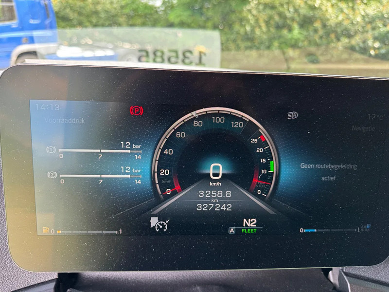 Влекач Mercedes-Benz Actros 2545 6X2 Gigaspace Gestuurde voorloopas NL Truck 327.240KM: снимка 16