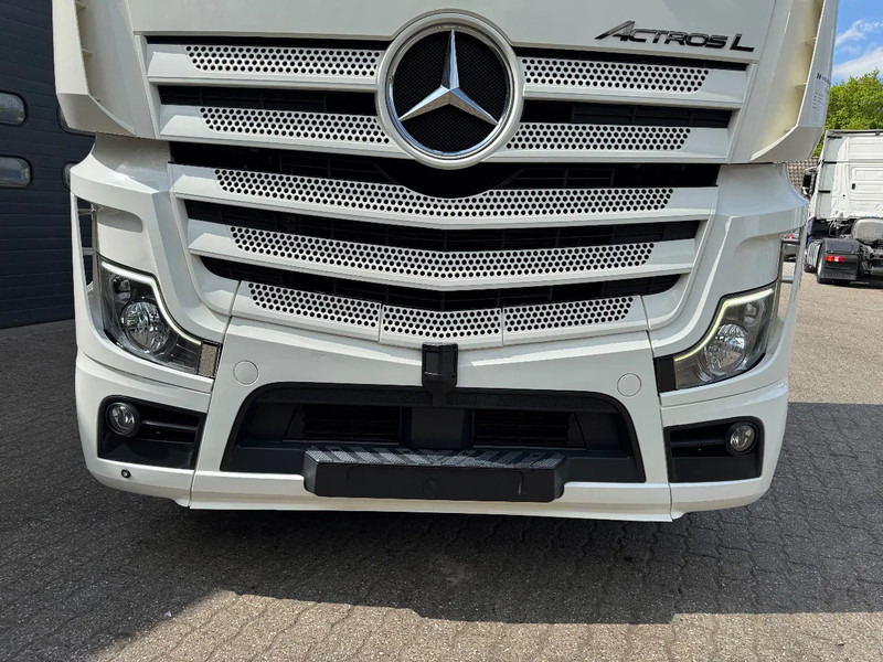 Влекач Mercedes-Benz Actros 2545 6X2 Gigaspace Gestuurde voorloopas NL Truck 327.240KM: снимка 6