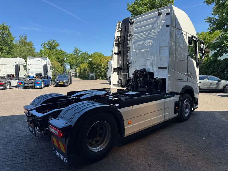 Volvo FH 500 AERO NEW! 9 Ton Vooras Globetrotter XL, PTO, ACC, Standairco, Retarder, 2 tanks, LED - Влекач: снимка 4 Volvo FH 500 AERO NEW! 9 Ton Vooras Globetrotter XL, PTO, ACC, Standairco, Retarder, 2 tanks, LED - Влекач: снимка 4