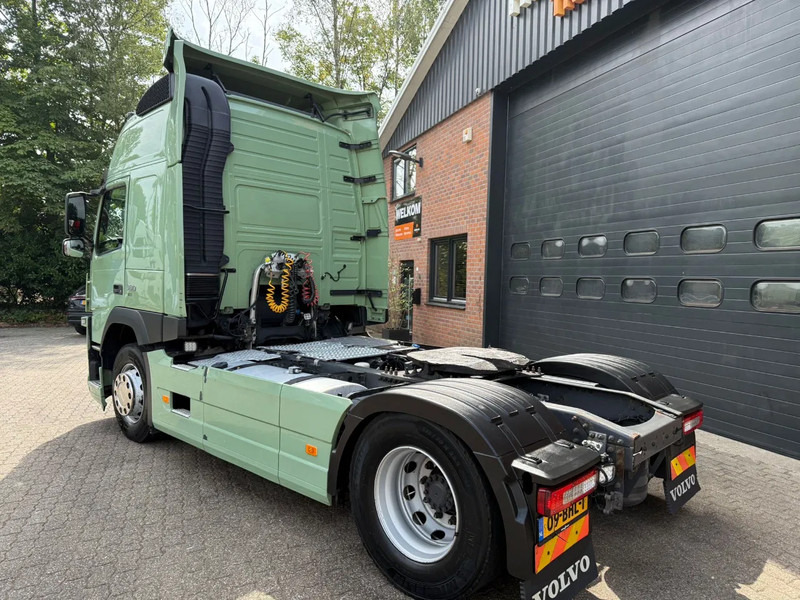 Volvo FM 370 Globetrotter XL Xenon Side skirts NL Truck - Влекач: снимка 5 Volvo FM 370 Globetrotter XL Xenon Side skirts NL Truck - Влекач: снимка 5