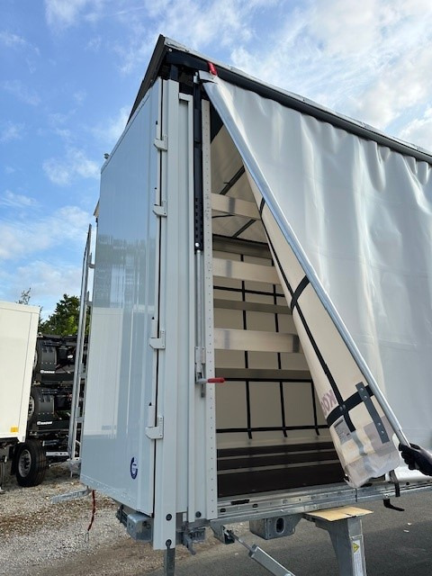 Kögel BDF-System, 7.450 mm lang, Hubdach, Eckhöhe: 2.920 mm, - Брезентова каросерия: снимка 2 Kögel BDF-System, 7.450 mm lang, Hubdach, Eckhöhe: 2.920 mm, - Брезентова каросерия: снимка 2