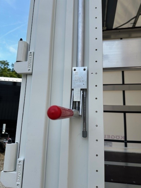 Kögel BDF-System, 7.450 mm lang, Hubdach, Eckhöhe: 2.920 mm, - Брезентова каросерия: снимка 3 Kögel BDF-System, 7.450 mm lang, Hubdach, Eckhöhe: 2.920 mm, - Брезентова каросерия: снимка 3