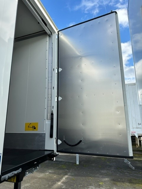 Krone BDF-System 7.450 mm, Portaltüren, FABRIKNEU - Каросерия - фургон: снимка 3 Krone BDF-System 7.450 mm, Portaltüren, FABRIKNEU - Каросерия - фургон: снимка 3