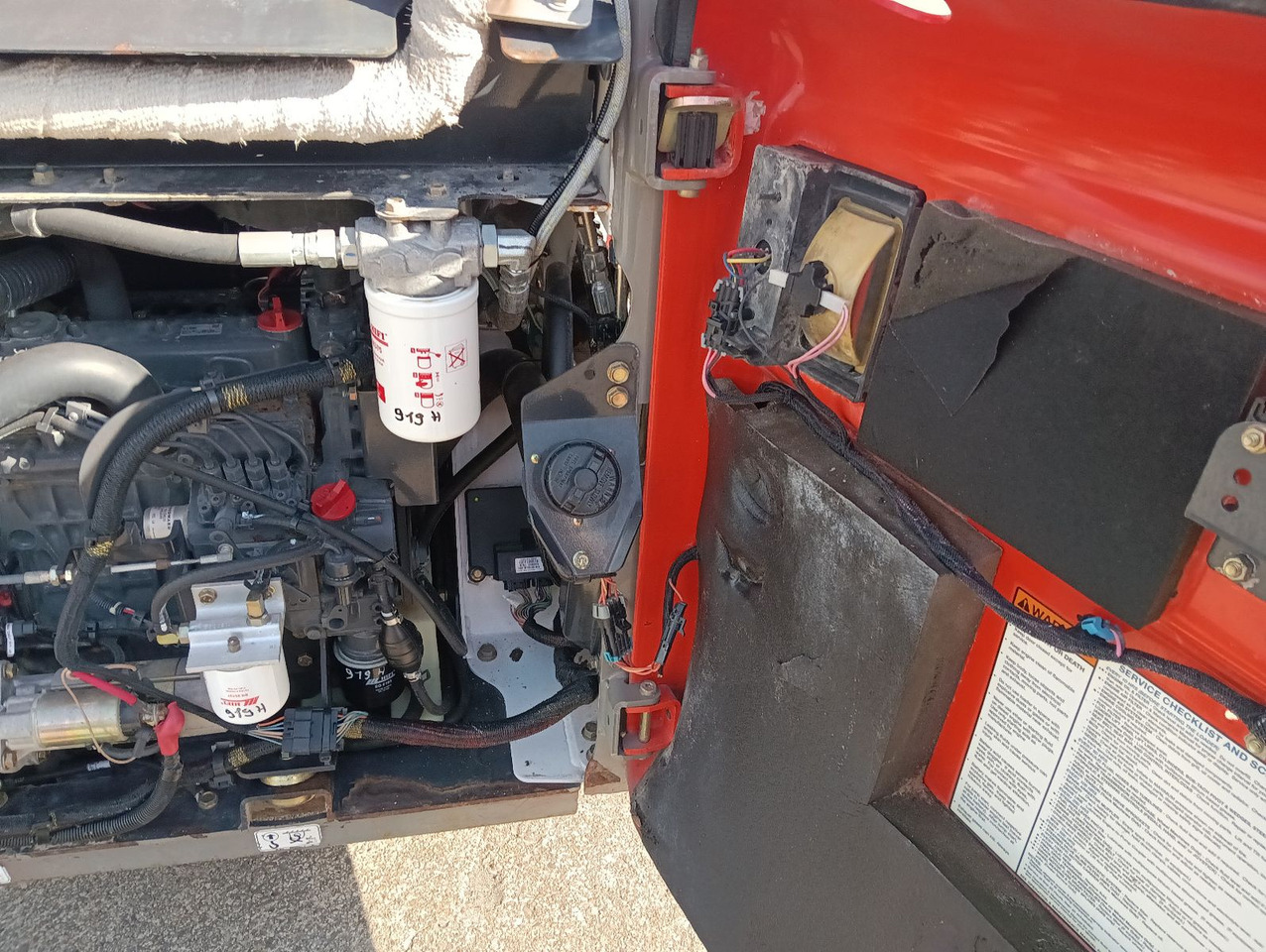 Нови Колесен товарач Bobcat S 100 Kompaktlader 1.8t. 925h ServiceNeu!: снимка 21