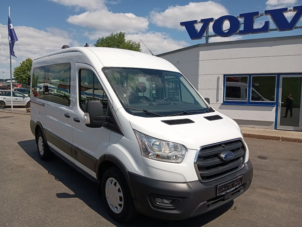 Ford Transit Kombi 350 L2 Trend 9-Sitzer 2xHeizung/Kl - Пътнически бус, Бус с двойна кабина: снимка 2 Ford Transit Kombi 350 L2 Trend 9-Sitzer 2xHeizung/Kl - Пътнически бус, Бус с двойна кабина: снимка 2