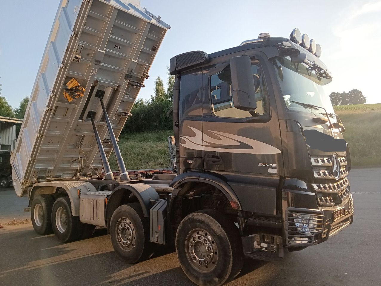 Mercedes-Benz AROCS 3246 8x4 MEILLER 3-Seiten Bordmatic SCHALT - Самосвал камион: снимка 2 Mercedes-Benz AROCS 3246 8x4 MEILLER 3-Seiten Bordmatic SCHALT - Самосвал камион: снимка 2
