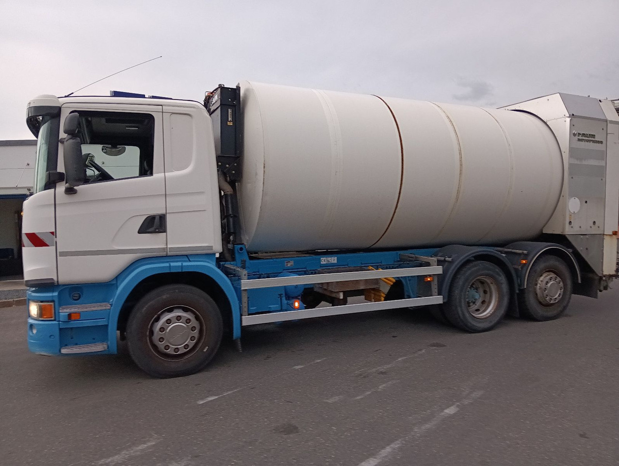 Scania G360 6x2 RETARDER FAUN ROTOPRESS 521L Zöller 230 - Боклукчийска кола: снимка 4 Scania G360 6x2 RETARDER FAUN ROTOPRESS 521L Zöller 230 - Боклукчийска кола: снимка 4