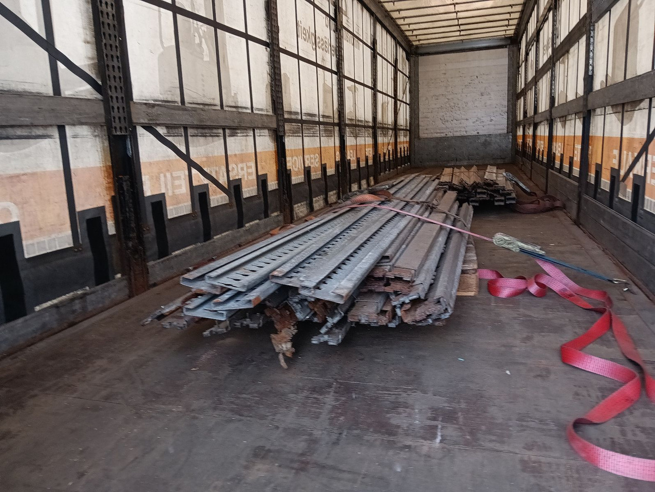 Schmitz Cargobull SCS24 DOPPELSTOCK HUBDACH Lift SAF 455/40R22,5 - Брезентово полуремарке: снимка 2 Schmitz Cargobull SCS24 DOPPELSTOCK HUBDACH Lift SAF 455/40R22,5 - Брезентово полуремарке: снимка 2