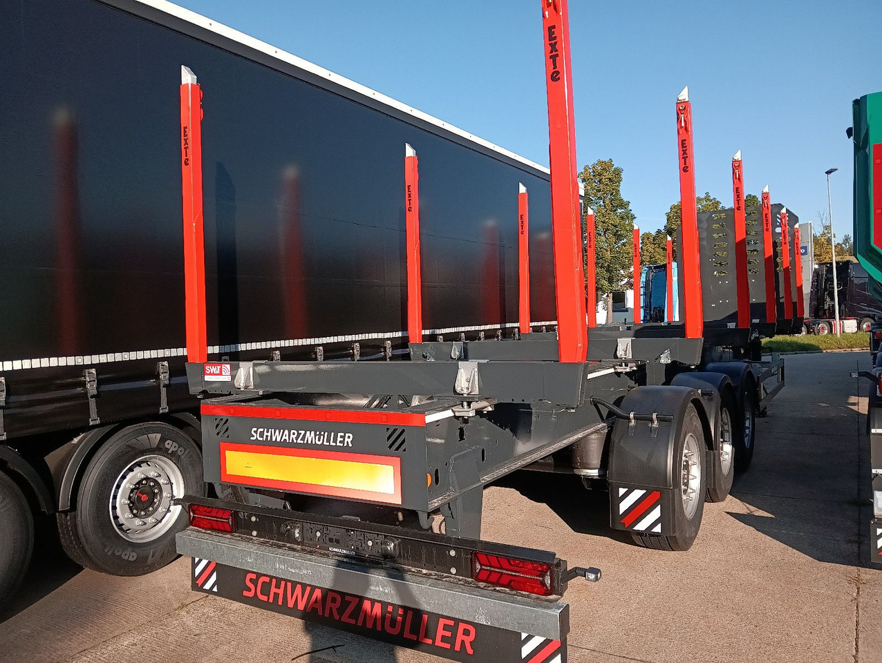 Schwarzmüller 3-A Rungensattel 6xExte144S 5560kg NEU sofort Schwarzmüller 3-A Rungensattel 6xExte144S 5560kg NEU sofort - Полуремарке за дърва: снимка 4 Schwarzmüller 3-A Rungensattel 6xExte144S 5560kg NEU sofort Schwarzmüller 3-A Rungensattel 6xExte144S 5560kg NEU sofort - Полуремарке за дърва: снимка 4