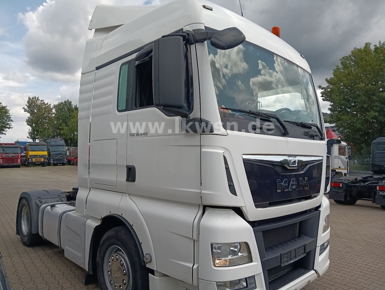 MAN TGX 18:440 FLT XLX 2xTank Klima Spoiler Kühlbox MAN TGX 18:440 FLT XLX 2xTank Klima Spoiler Kühlbox - Влекач: снимка 5 MAN TGX 18:440 FLT XLX 2xTank Klima Spoiler Kühlbox MAN TGX 18:440 FLT XLX 2xTank Klima Spoiler Kühlbox - Влекач: снимка 5